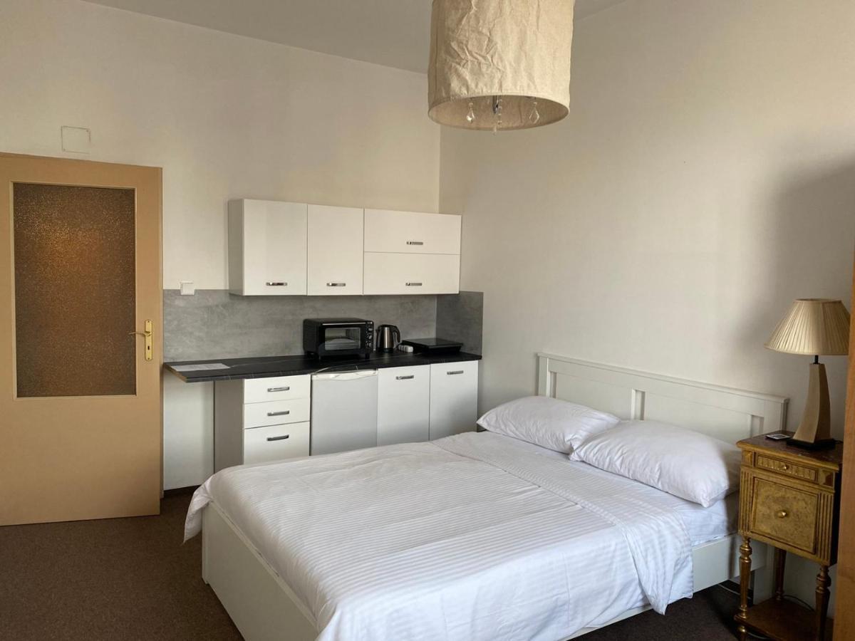 Апартаменты Bank Invest Apartmens - Old Town Прага Экстерьер фото